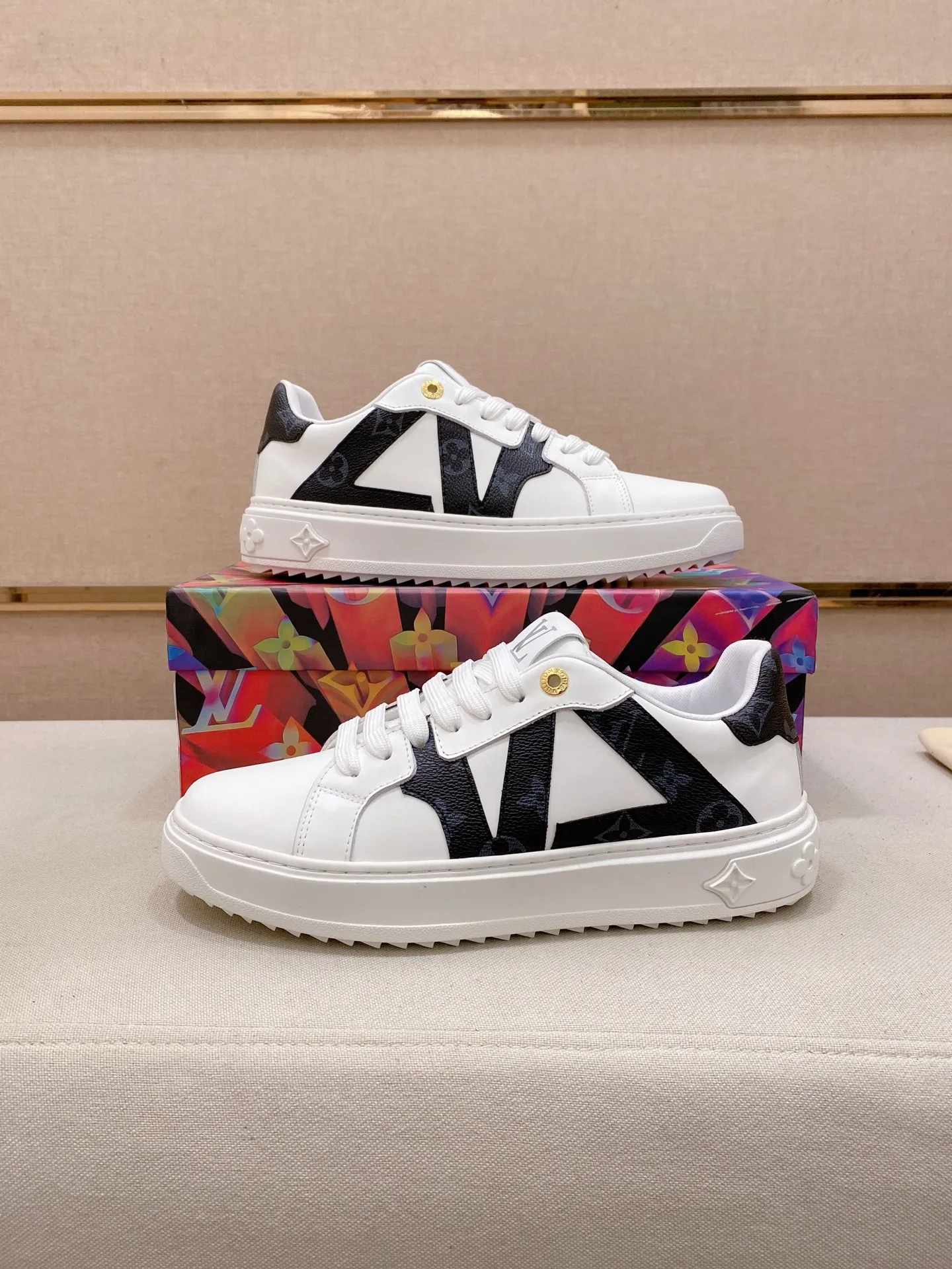 Men's shoes💰: 540💰(Niuli: full package) louis vuitton (Louis Vuitton/lv) top 🔍🔍 new models are on sale at the same time at the counter. The upper 🇮🇹 is imported from Italy, first-layer cowhide, and the lining is fully imported cowhide. 💪💪, completely 1⃣️ to 1 ⃣️Re-engraved🇮🇹💪💪, ⚠Sole: The original sole is specially provided by the original factory, the exclusive movable molded sole is super comfortable, ⚠The original factory follows the order, 🔍🔍high quality, you can enter and exit the counter at will, welcome to compare⚠. Code number:38-44